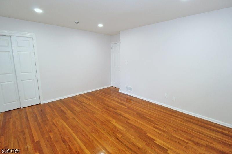 209 Pleasant Ave, Fanwood Boro, NJ 07023