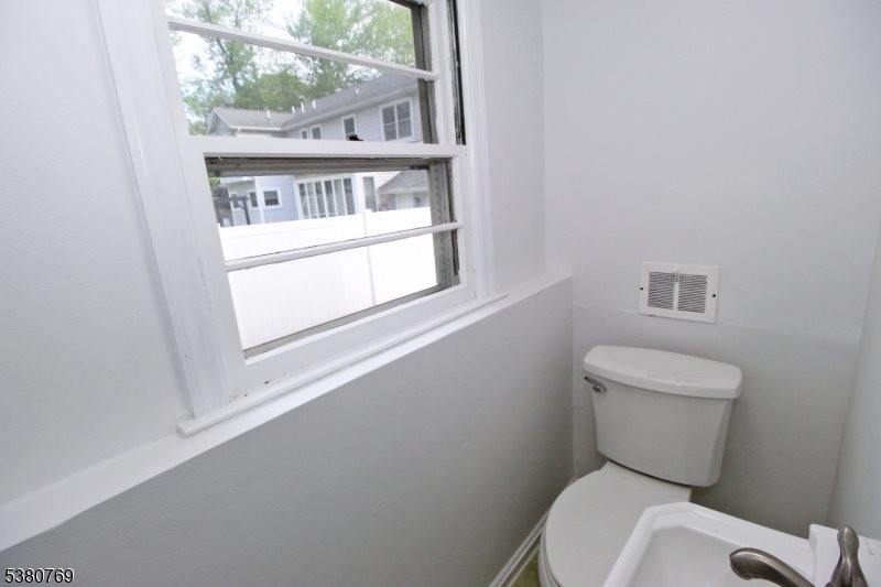 209 Pleasant Ave, Fanwood Boro, NJ 07023