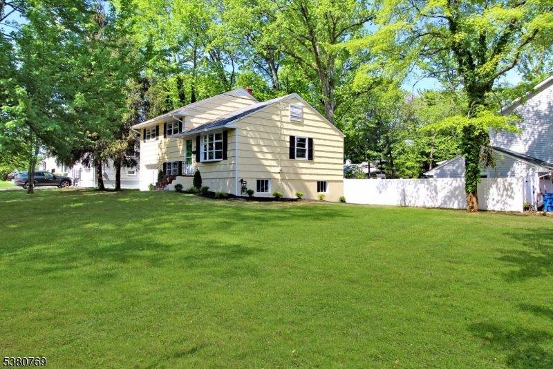 209 Pleasant Ave, Fanwood Boro, NJ 07023