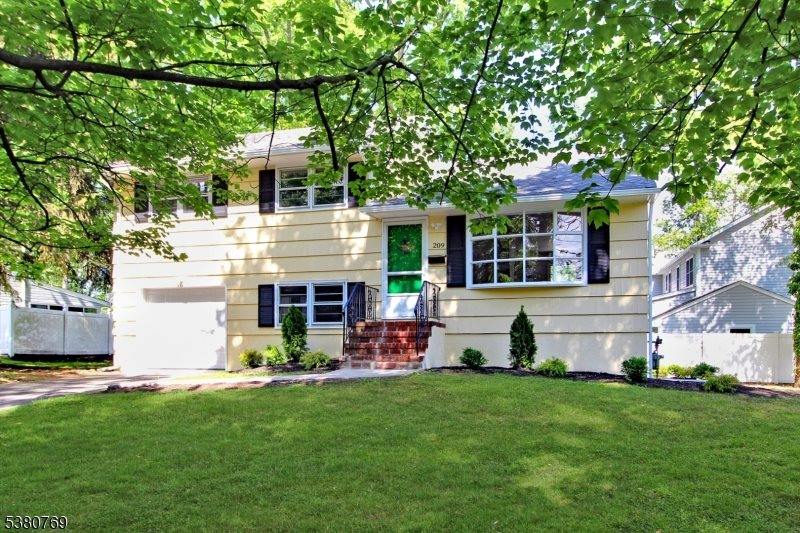 209 Pleasant Ave, Fanwood Boro, NJ 07023