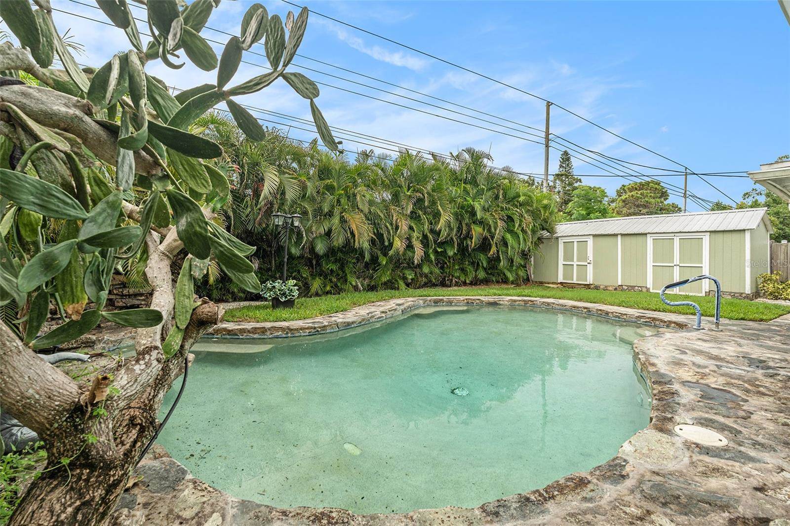 8897 Osprey Lane, Seminole, FL 33777