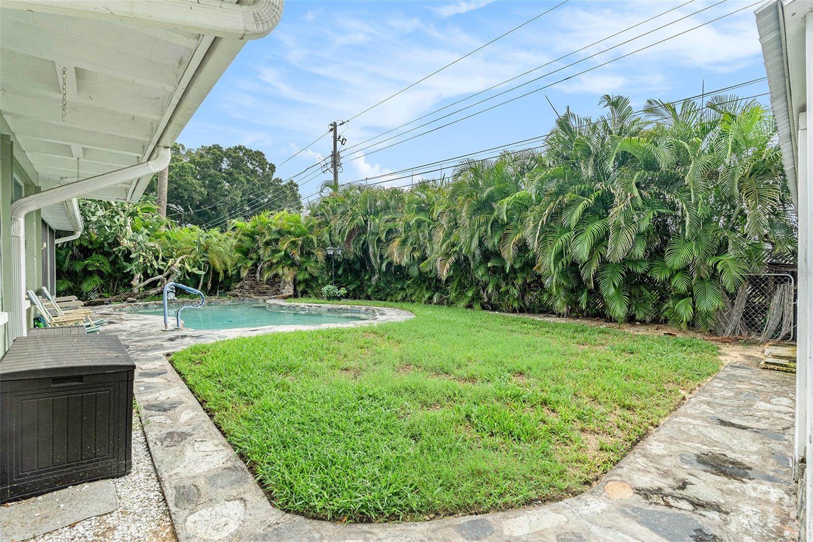 8897 Osprey Lane, Seminole, FL 33777