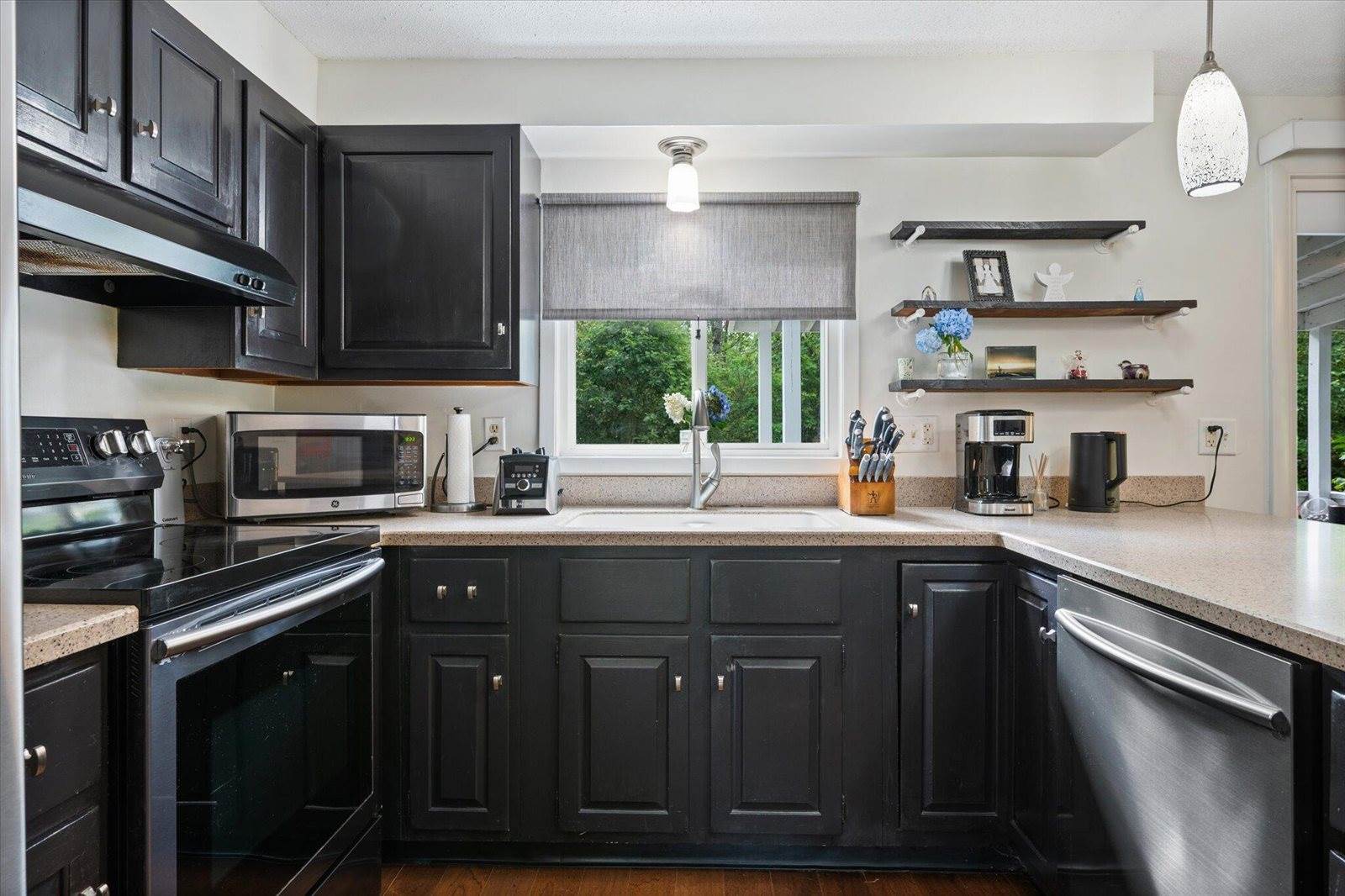 415 Monroe Road, Hampden, ME 04444