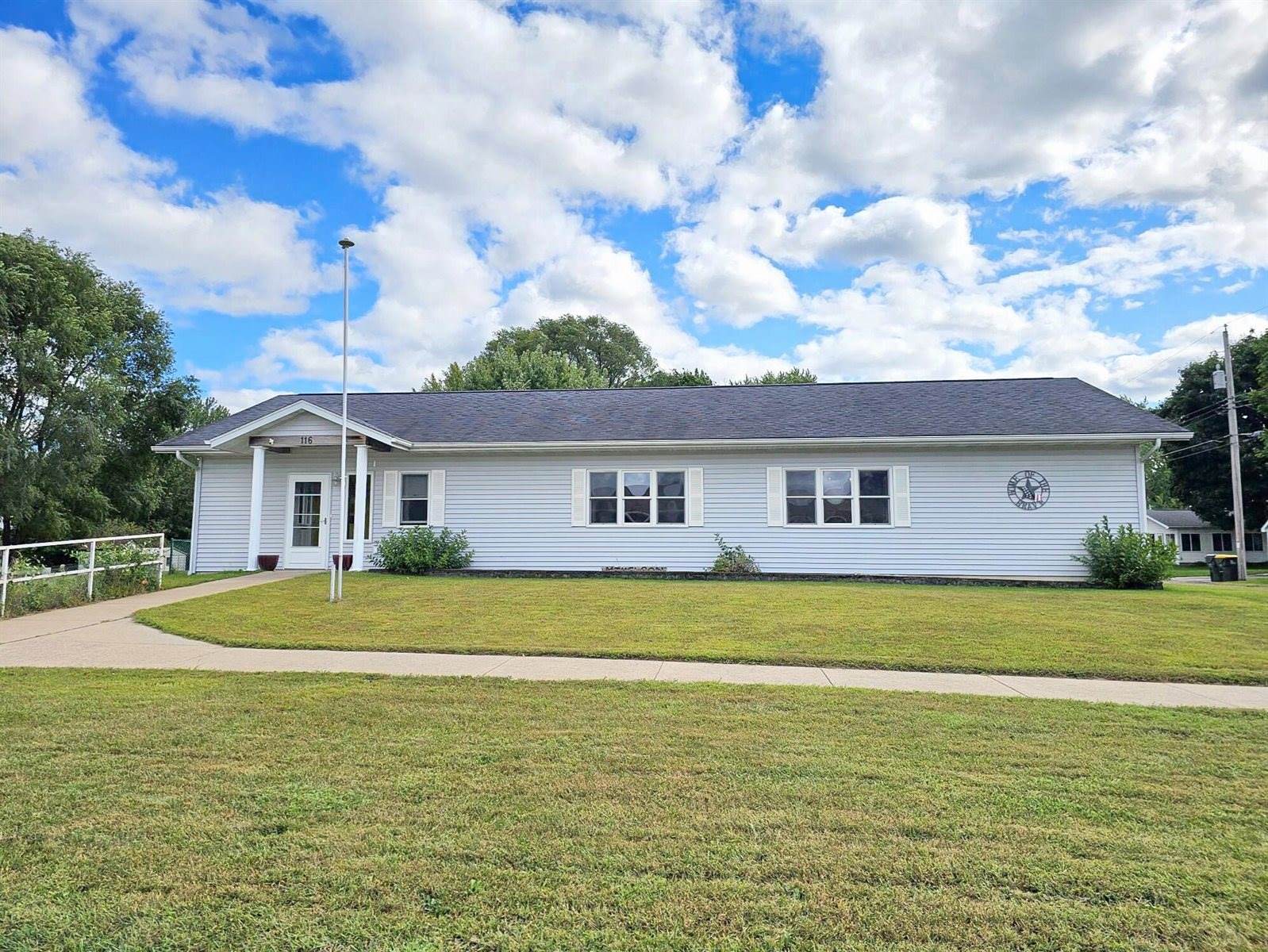 116 East Broadway St, Prairie Du Chien, WI 53821