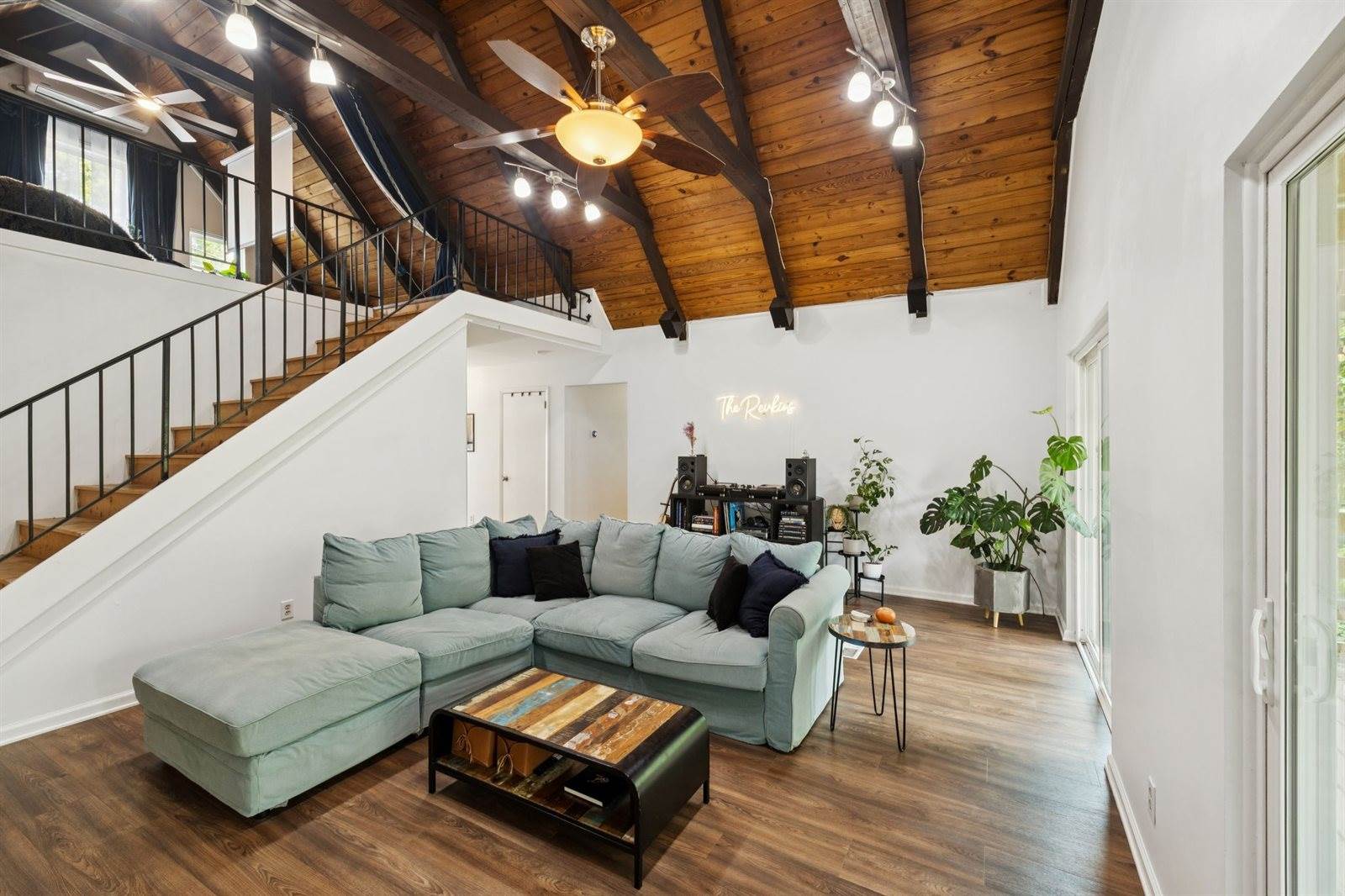 504 Foothill Dr, Nashville, TN 37217