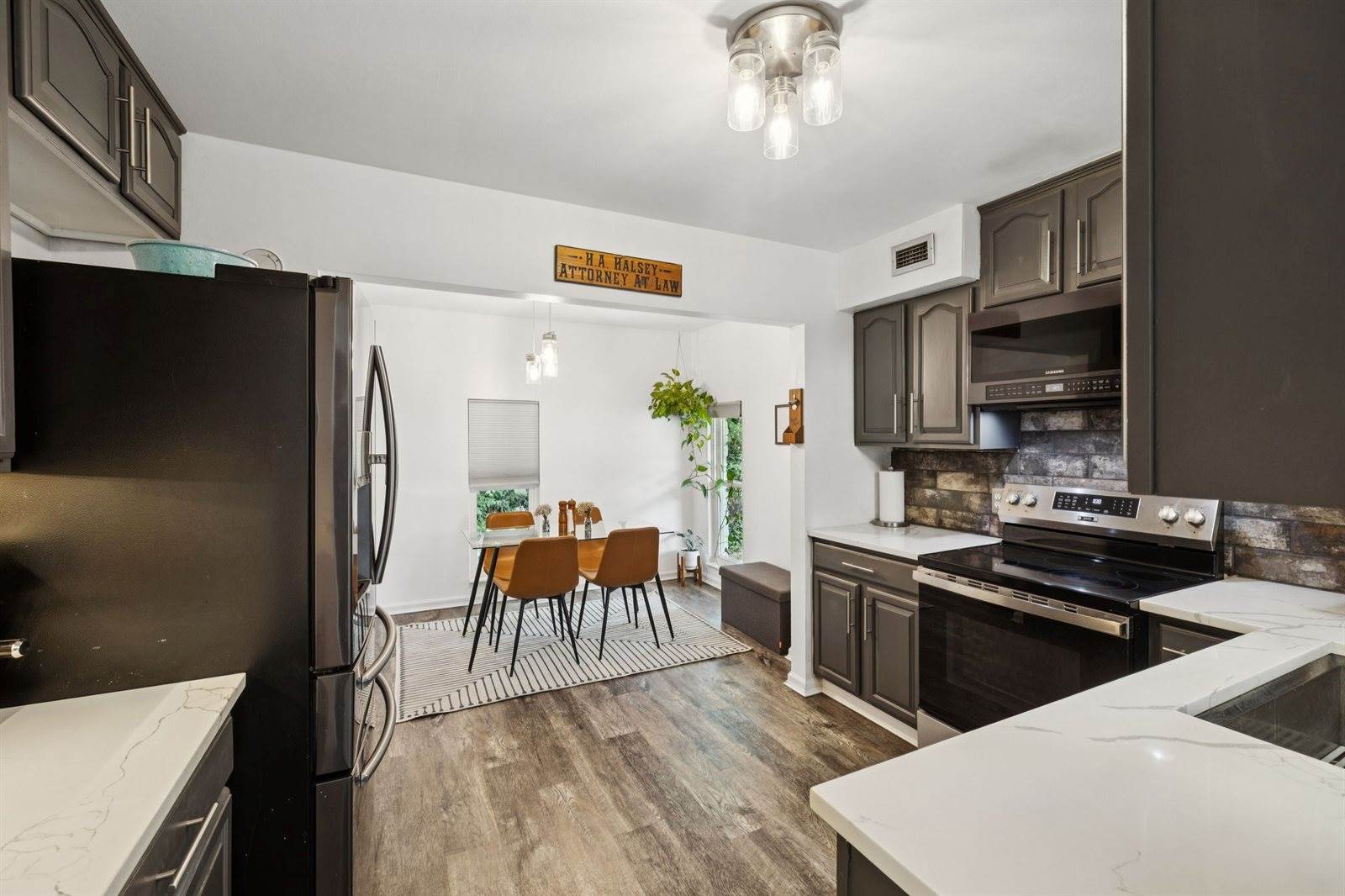 504 Foothill Dr, Nashville, TN 37217