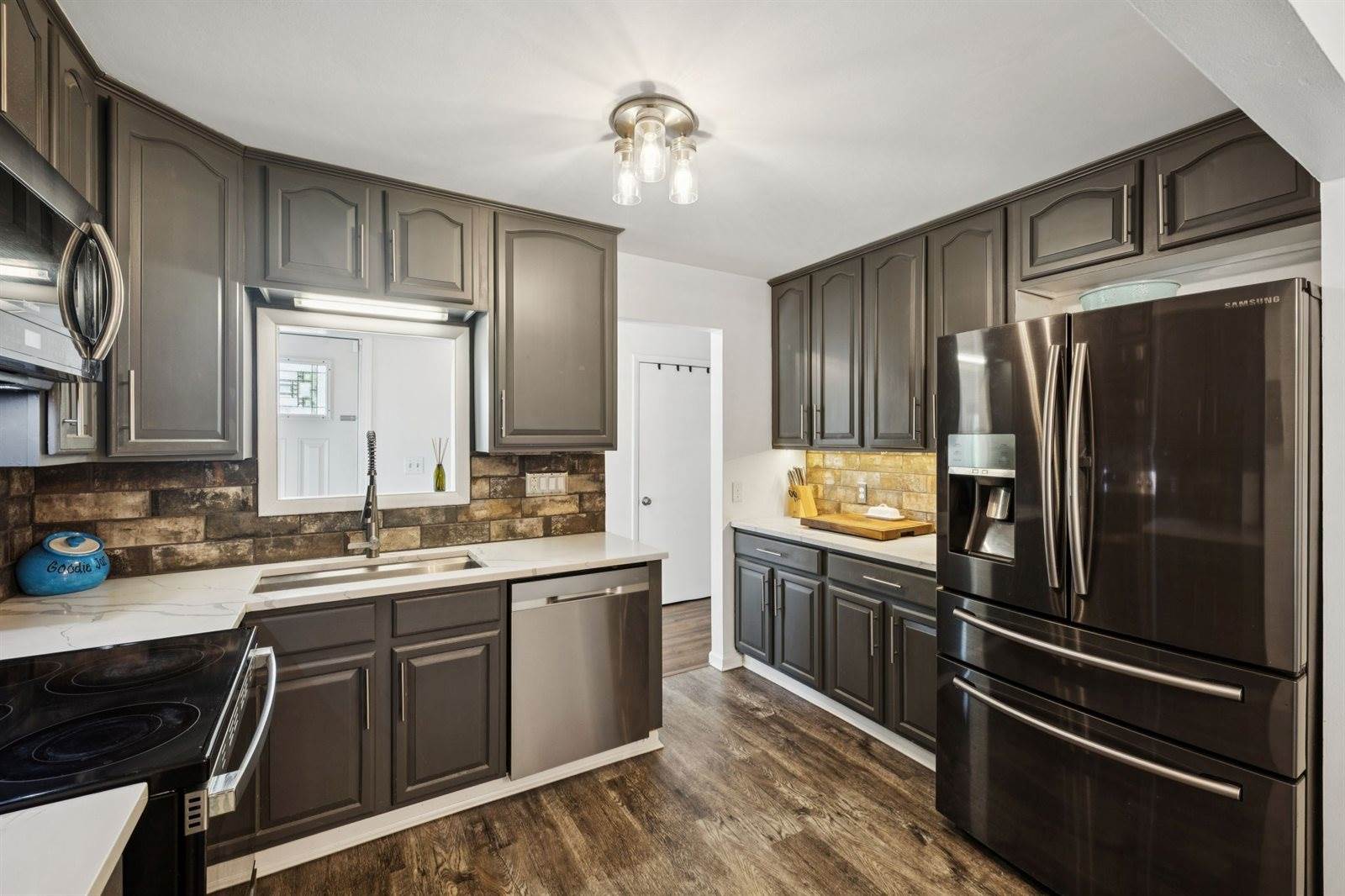 504 Foothill Dr, Nashville, TN 37217