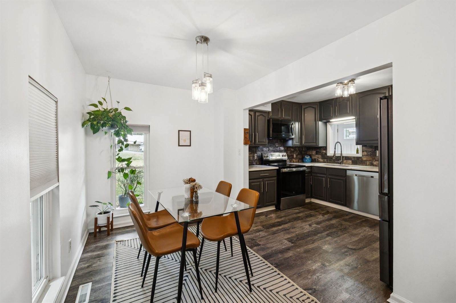 504 Foothill Dr, Nashville, TN 37217