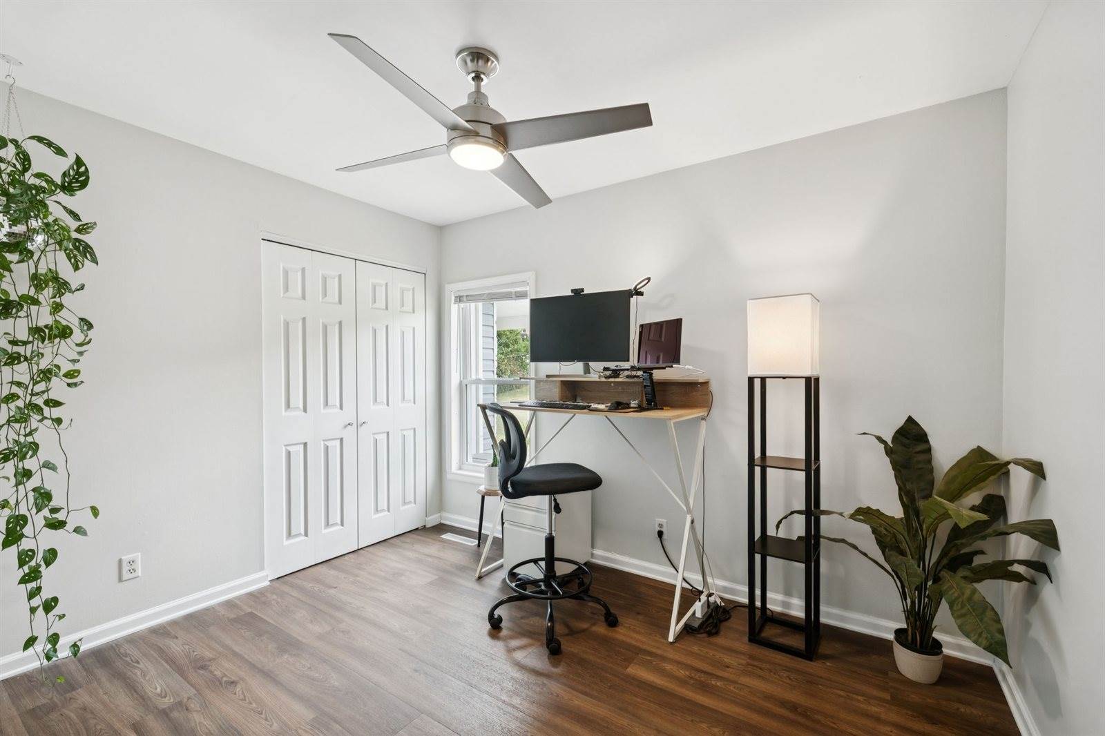 504 Foothill Dr, Nashville, TN 37217