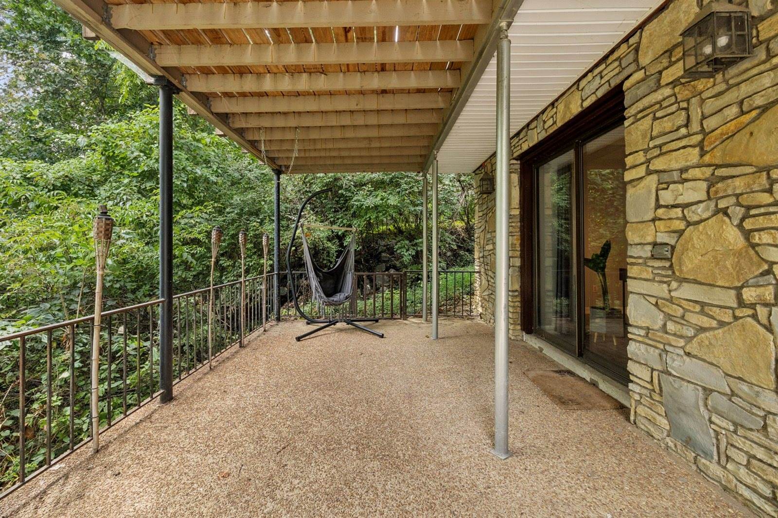 504 Foothill Dr, Nashville, TN 37217