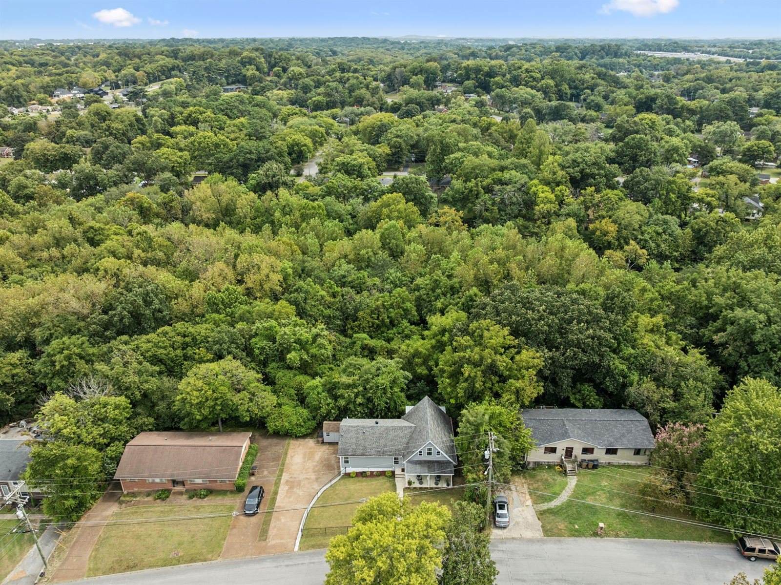 504 Foothill Dr, Nashville, TN 37217