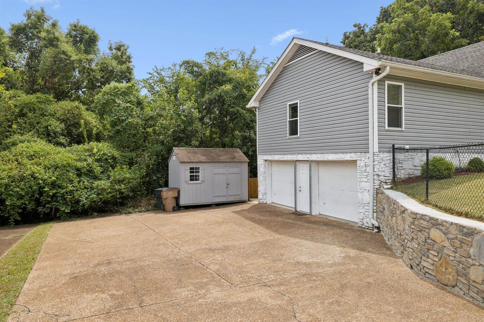 504 Foothill Dr, Nashville, TN 37217