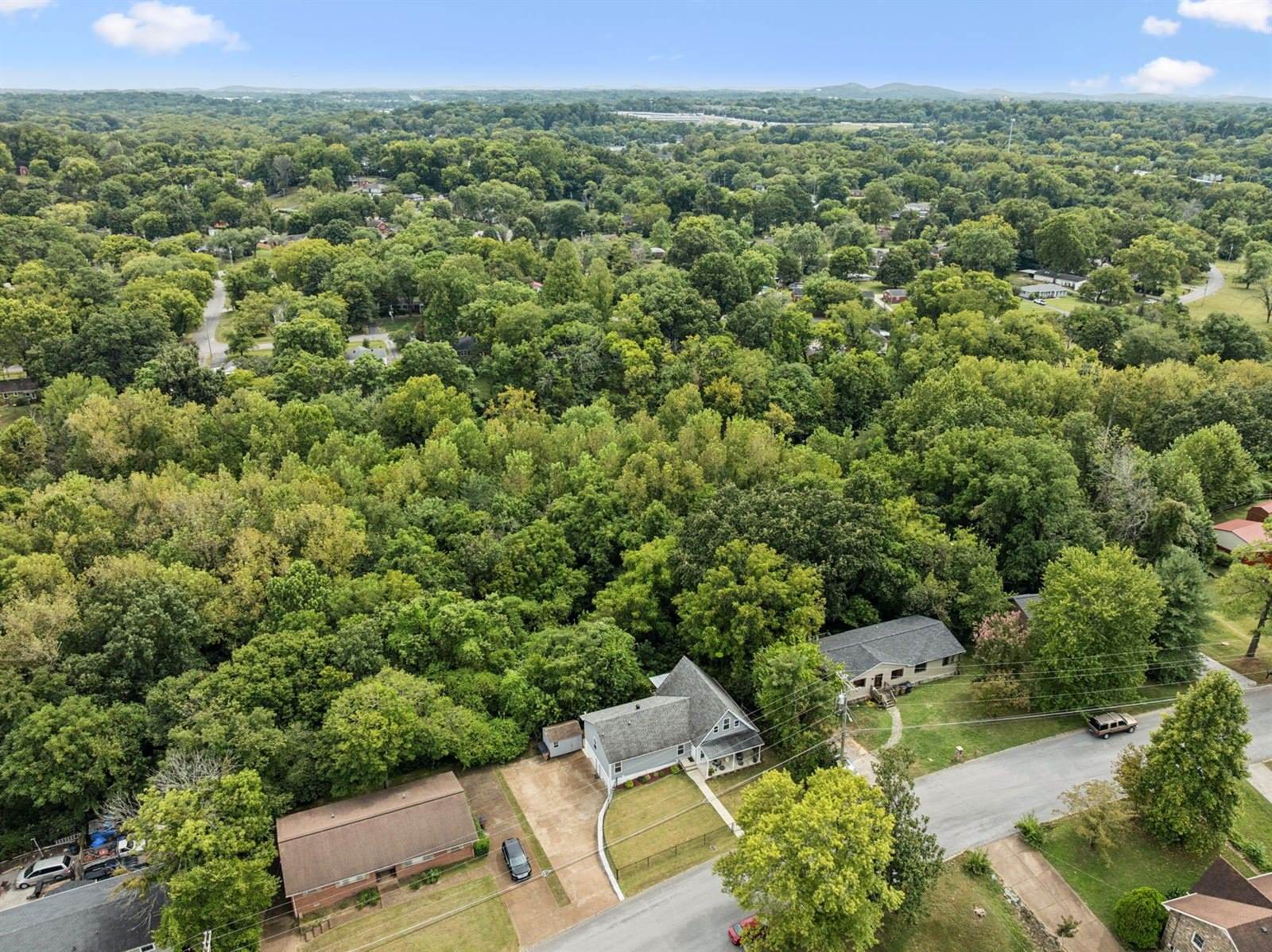 504 Foothill Dr, Nashville, TN 37217