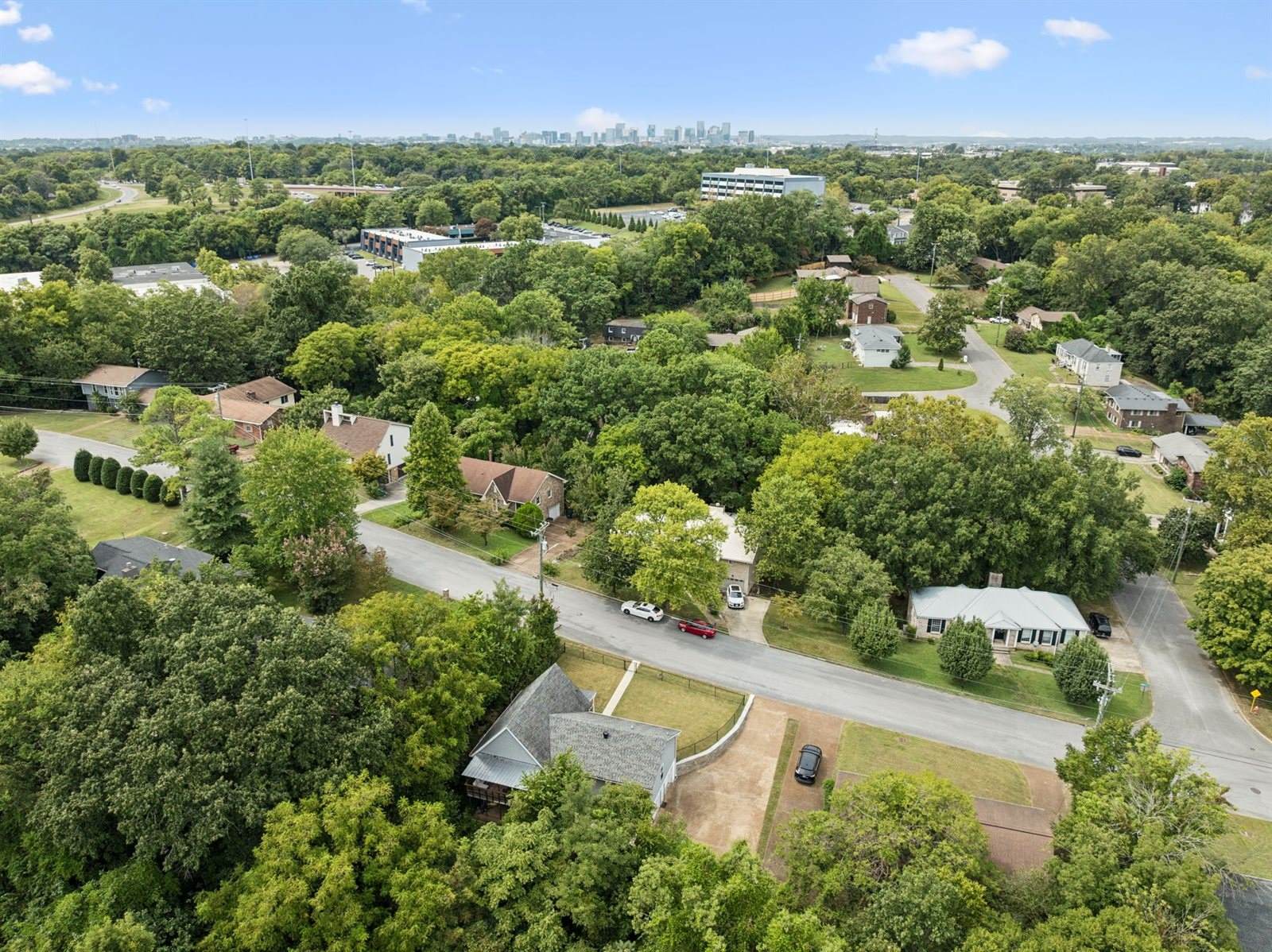 504 Foothill Dr, Nashville, TN 37217