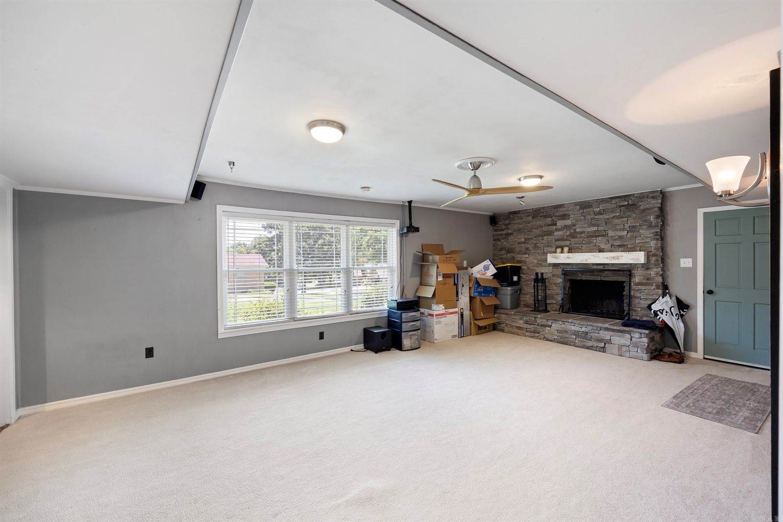 240 S Beaumont Avenue, Russellville, AR 72801