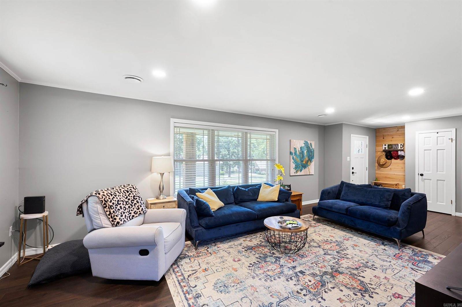 240 S Beaumont Avenue, Russellville, AR 72801