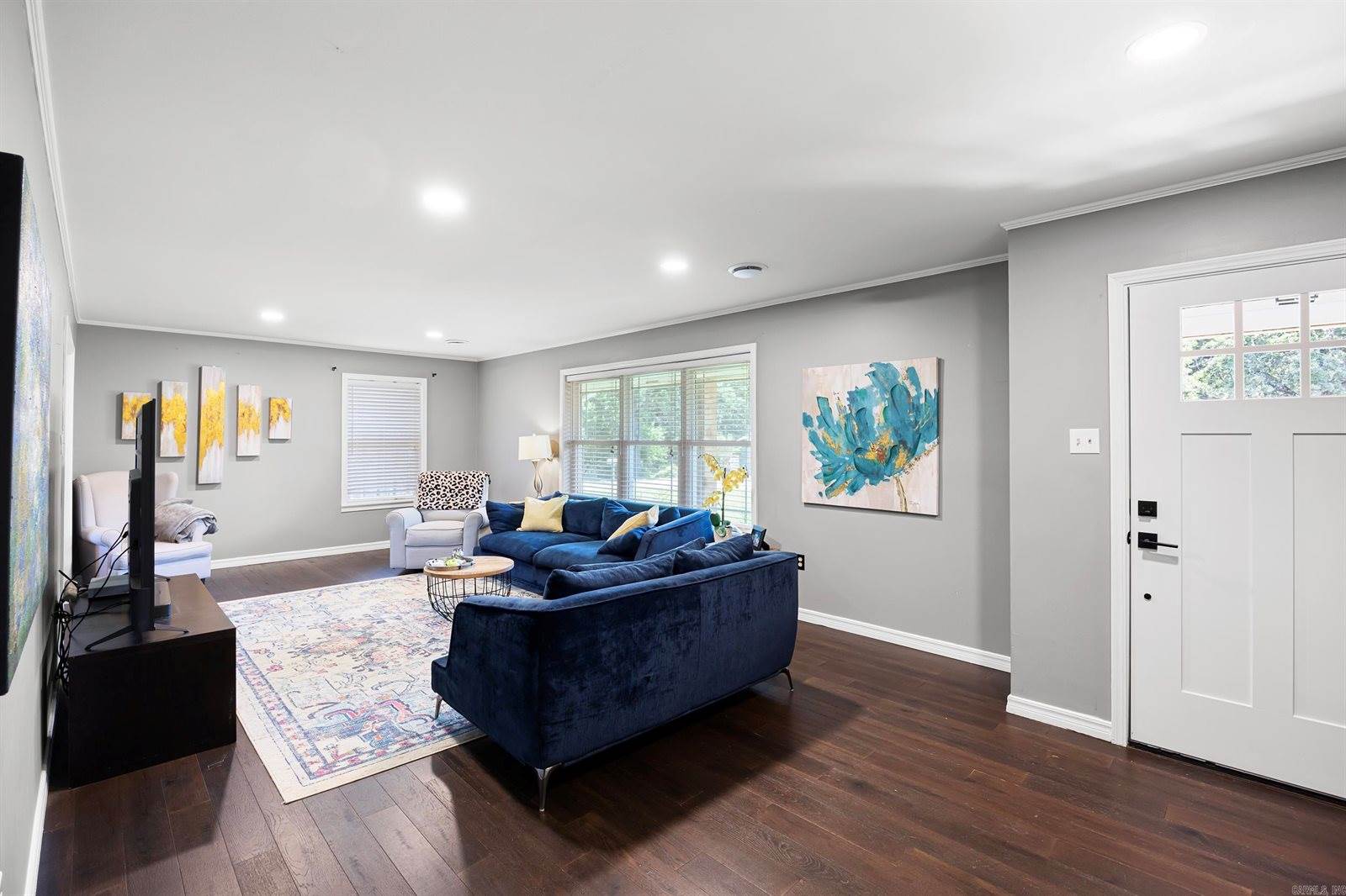 240 S Beaumont Avenue, Russellville, AR 72801