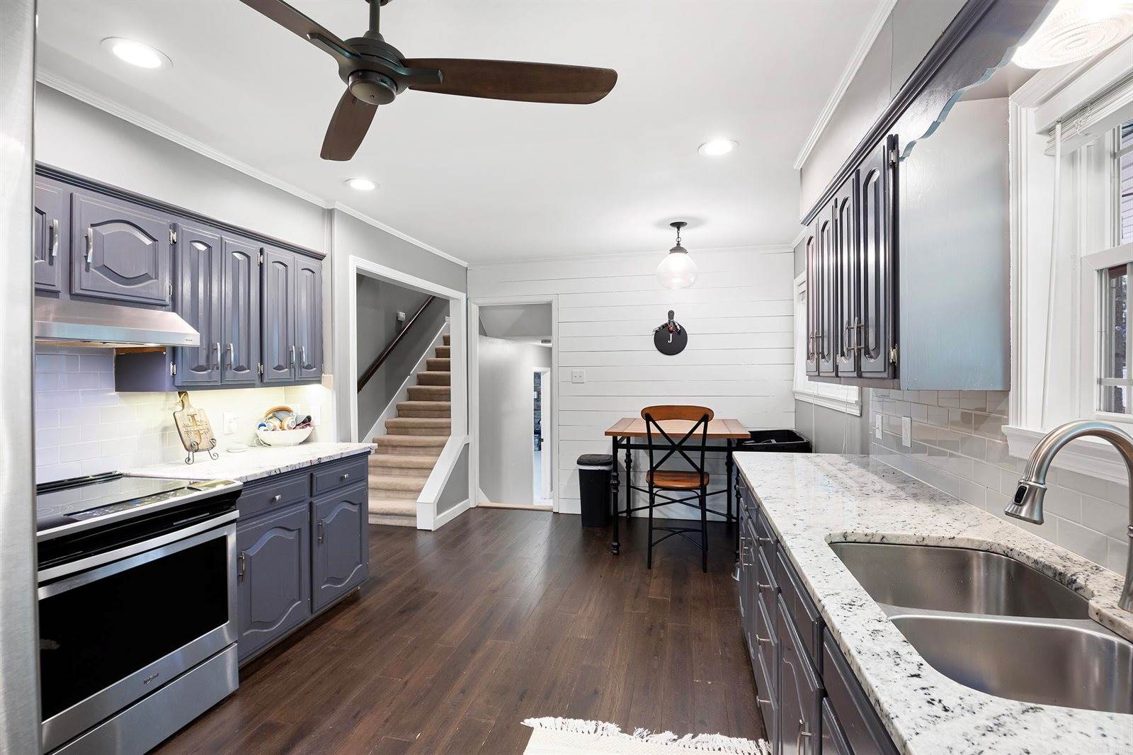 240 S Beaumont Avenue, Russellville, AR 72801