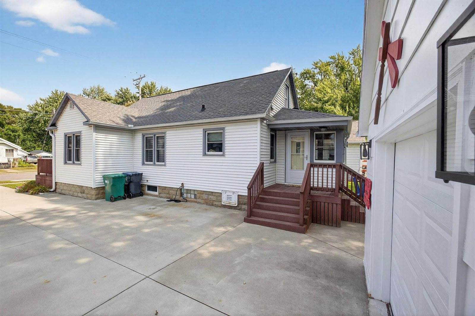 825 1st Street, Nekoosa, WI 54457