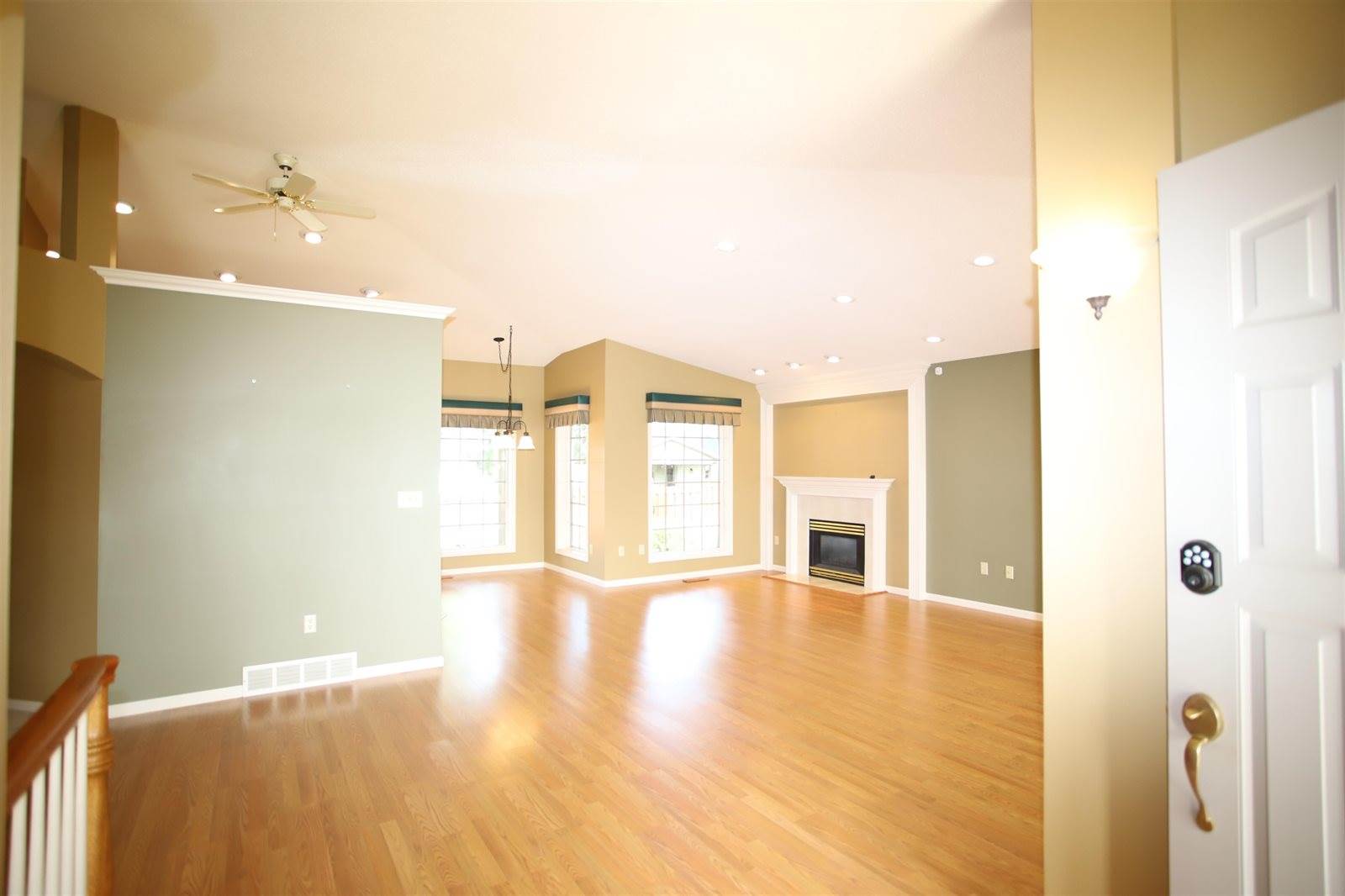 909 15 1/2 Ave SE, Minot, ND 58701