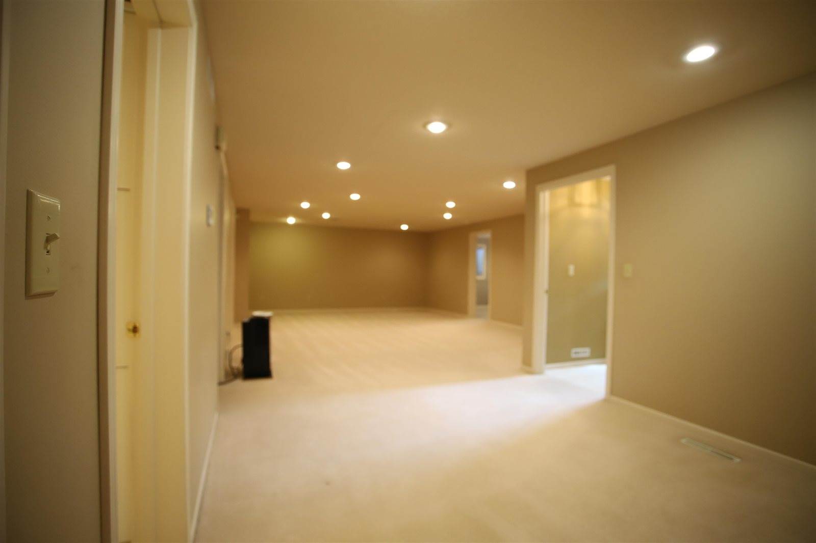 909 15 1/2 Ave SE, Minot, ND 58701