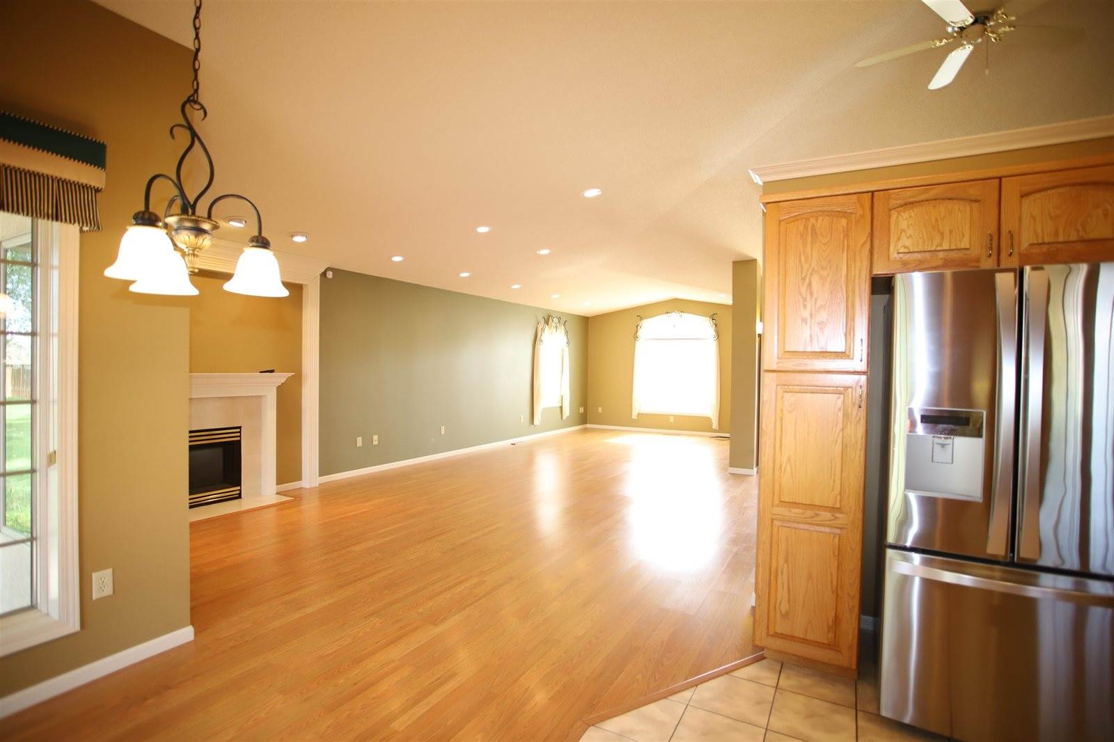 909 15 1/2 Ave SE, Minot, ND 58701