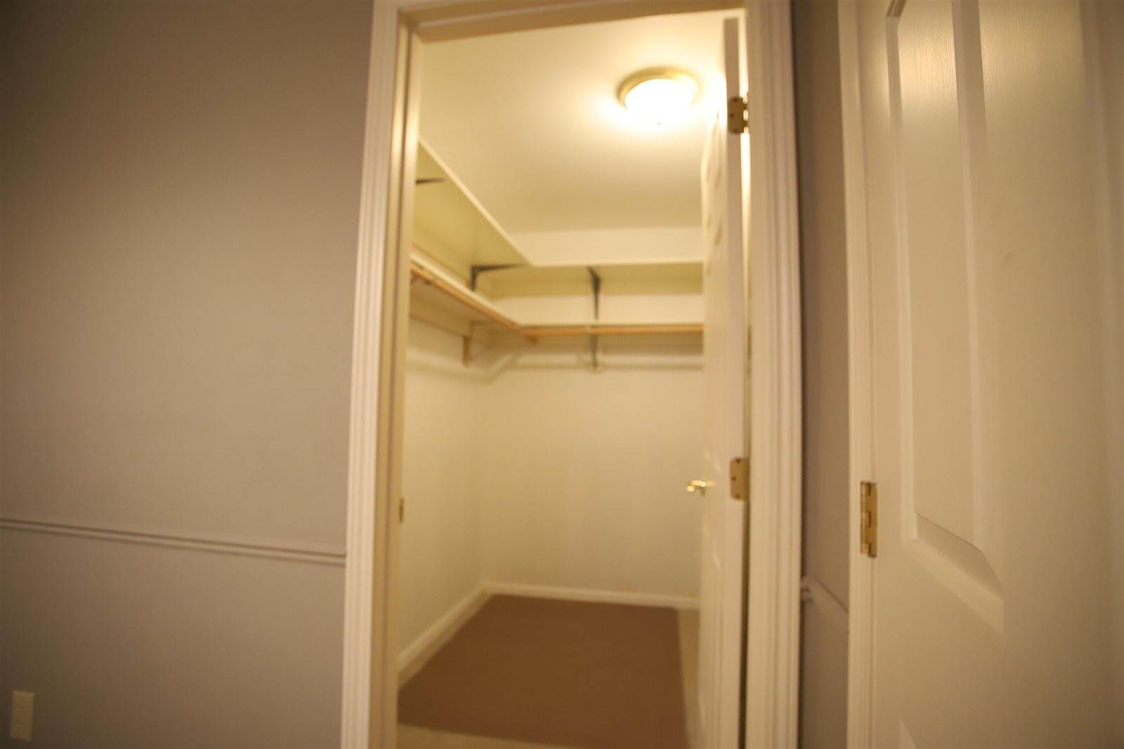 909 15 1/2 Ave SE, Minot, ND 58701