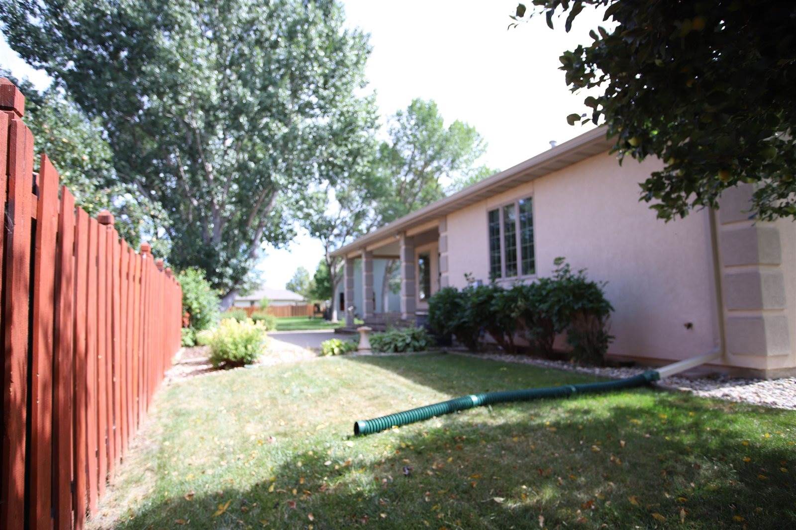 909 15 1/2 Ave SE, Minot, ND 58701