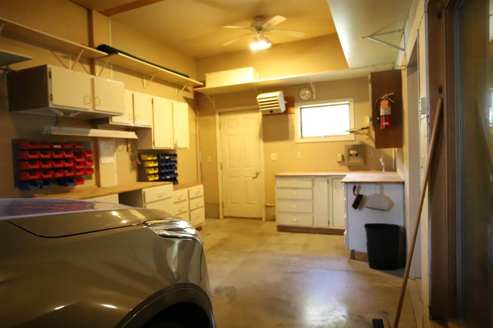 909 15 1/2 Ave SE, Minot, ND 58701