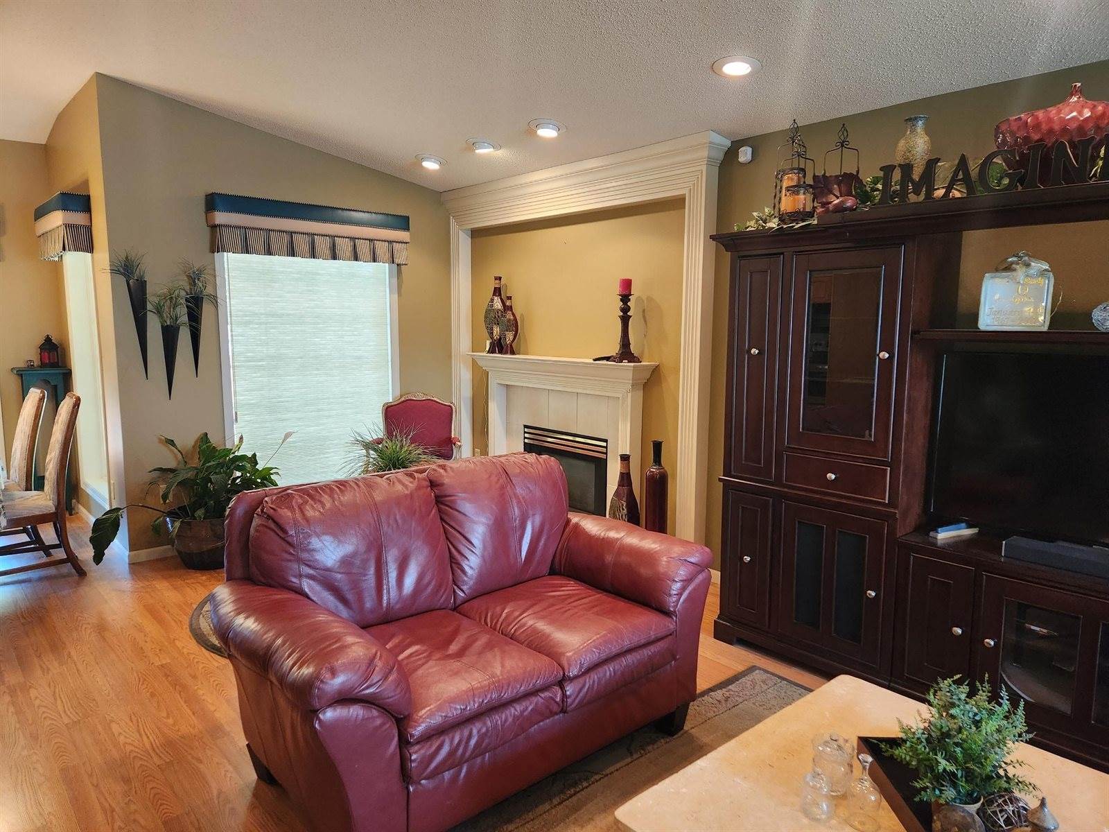 909 15 1/2 Ave SE, Minot, ND 58701