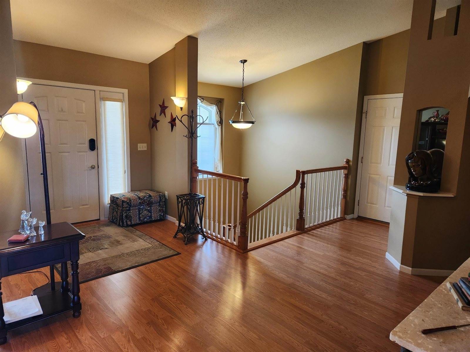 909 15 1/2 Ave SE, Minot, ND 58701