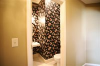 909 15 1/2 Ave SE, Minot, ND 58701