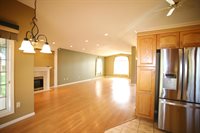 909 15 1/2 Ave SE, Minot, ND 58701