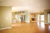 909 15 1/2 Ave SE, Minot, ND 58701