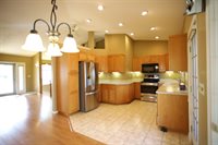 909 15 1/2 Ave SE, Minot, ND 58701