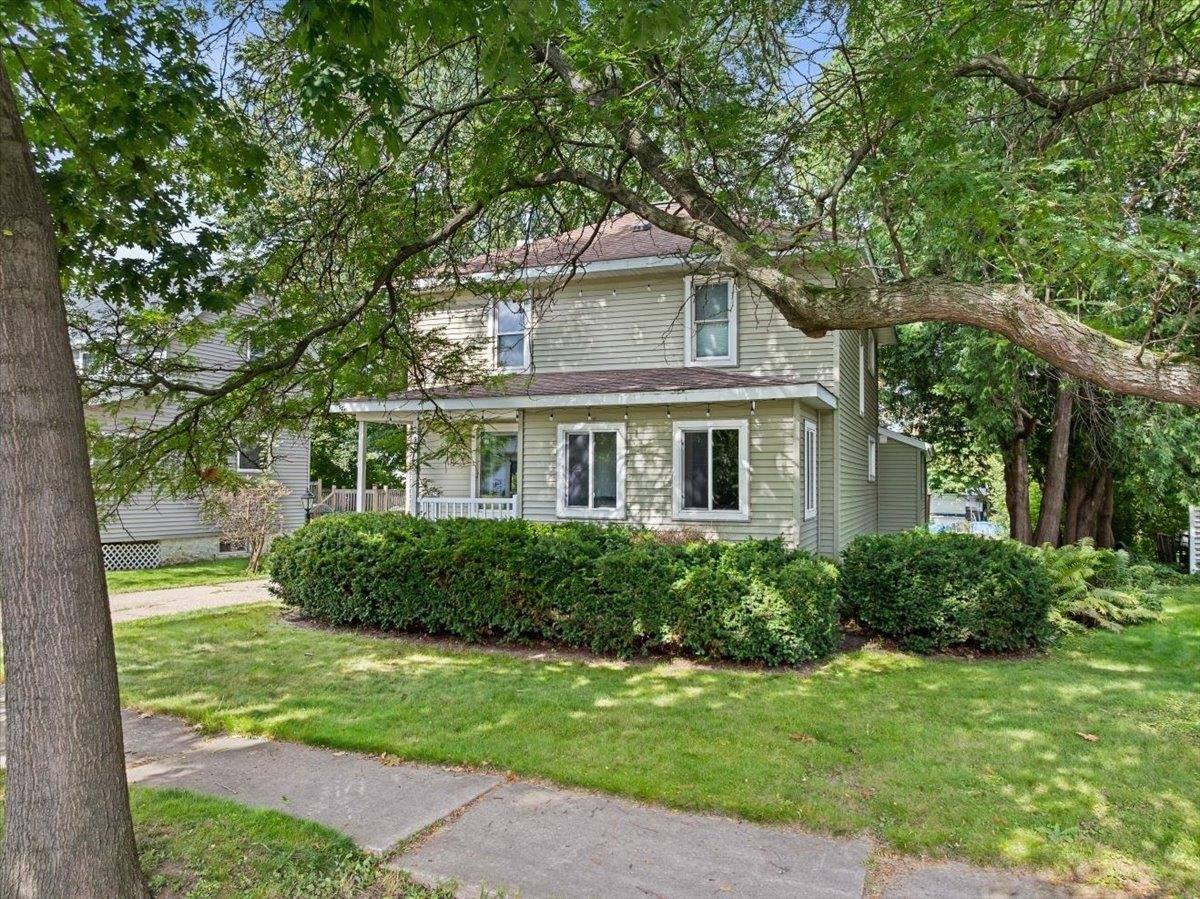 910 S Cedar Avenue, Marshfield, WI 54449