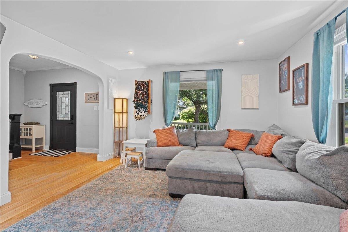 910 S Cedar Avenue, Marshfield, WI 54449