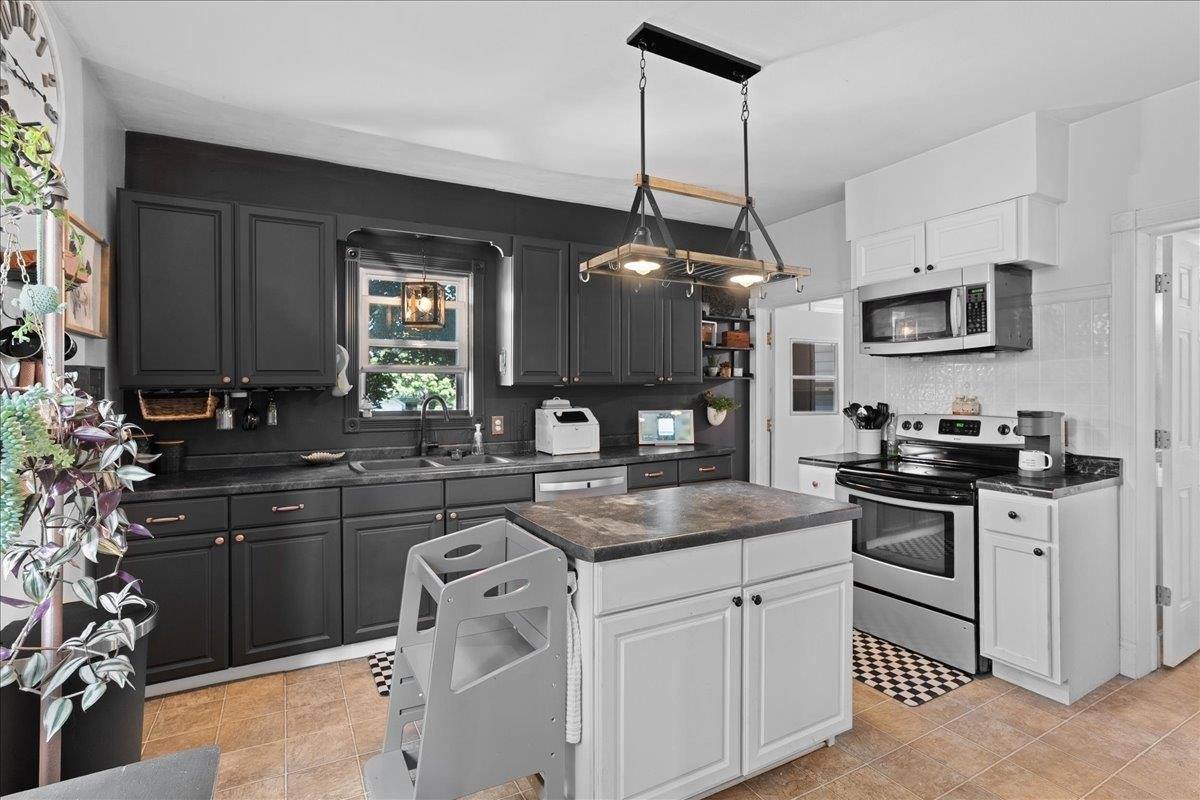 910 S Cedar Avenue, Marshfield, WI 54449