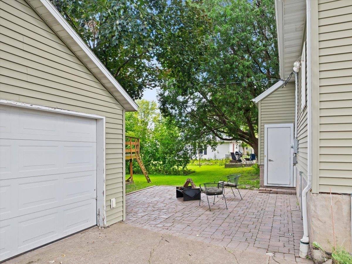 910 S Cedar Avenue, Marshfield, WI 54449