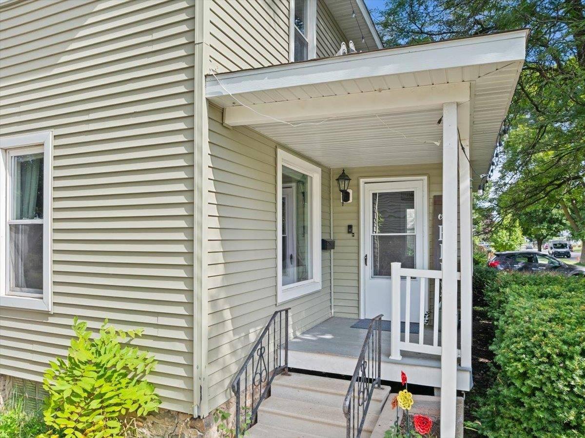 910 S Cedar Avenue, Marshfield, WI 54449