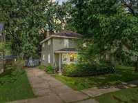 910 S Cedar Avenue, Marshfield, WI 54449