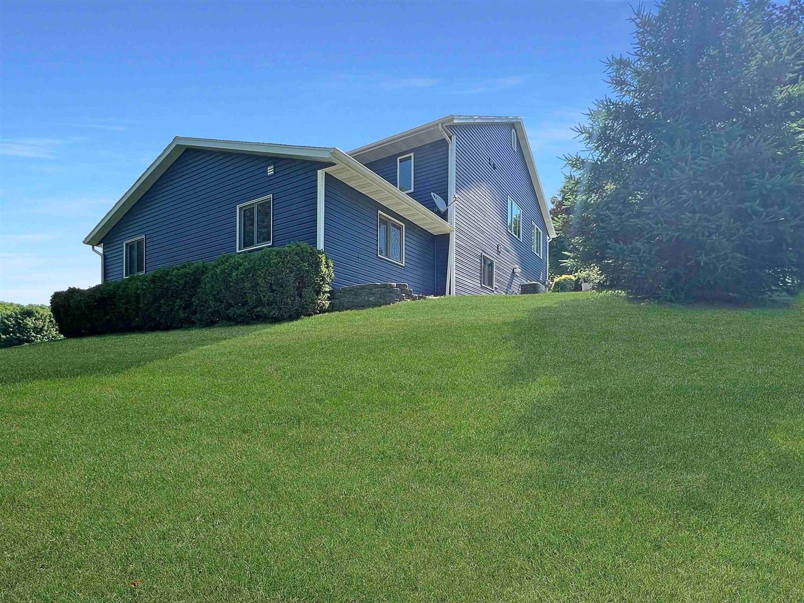2207 Winfield, Reedsburg, WI 53959