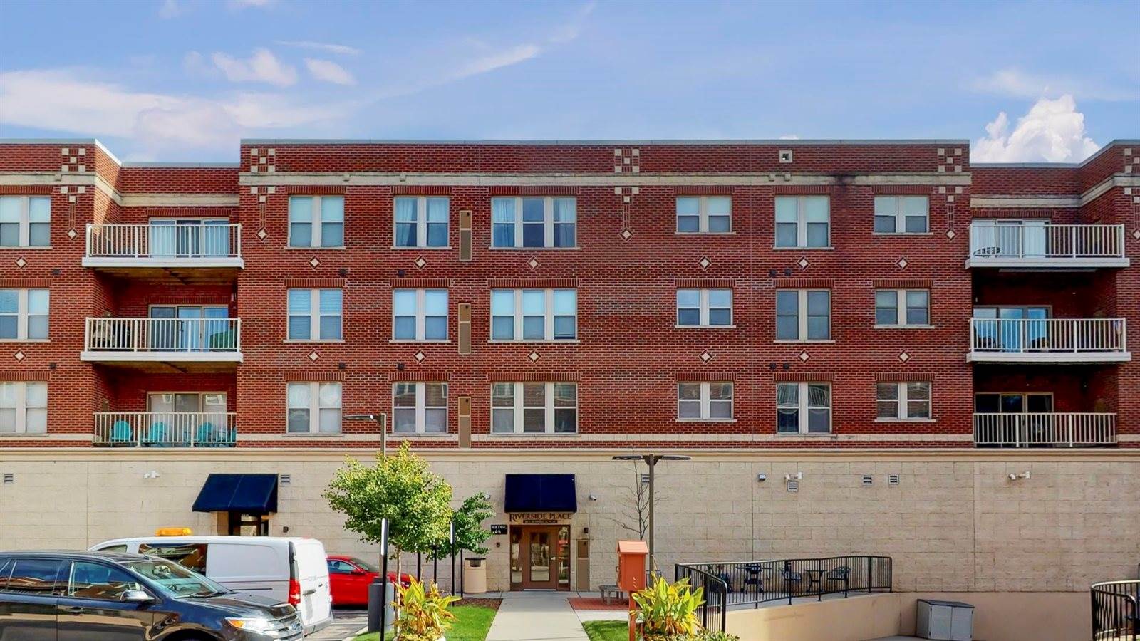 118 South Washington Street, Green Bay, WI 54301