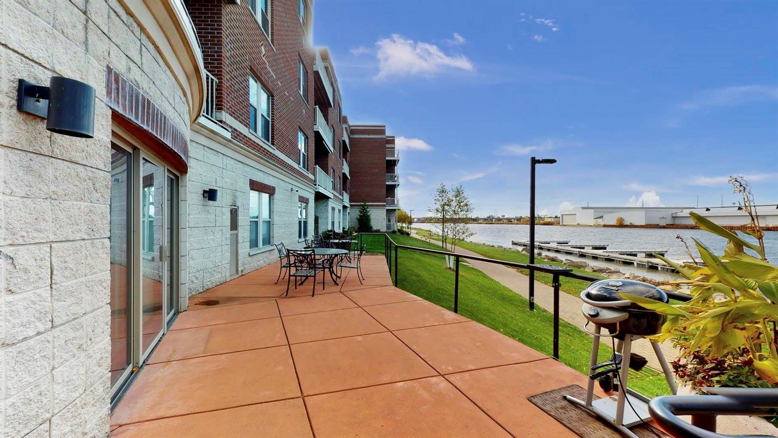 118 South Washington Street, Green Bay, WI 54301