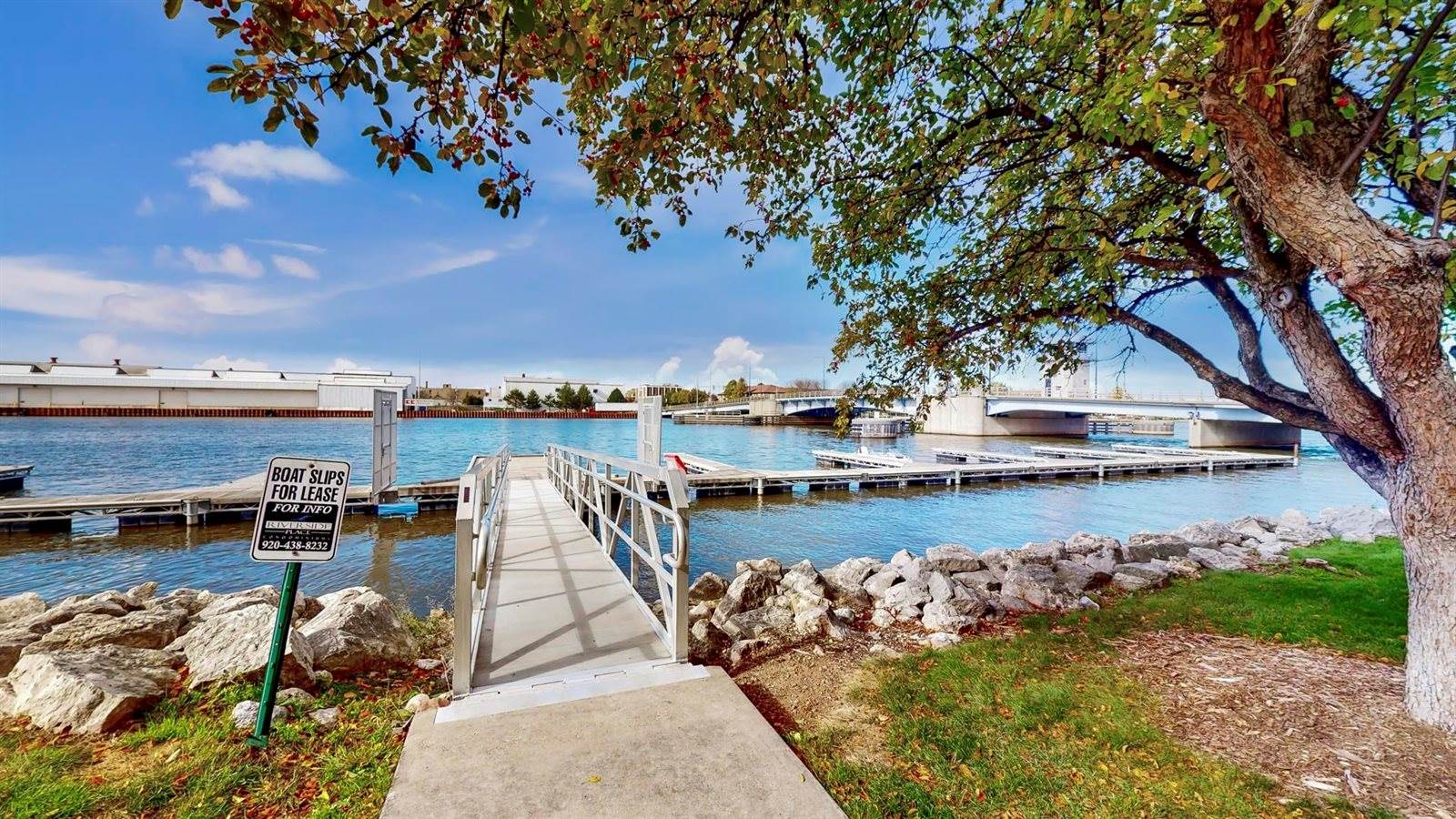 118 South Washington Street, Green Bay, WI 54301