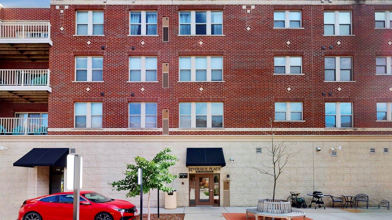 118 South Washington Street, Green Bay, WI 54301