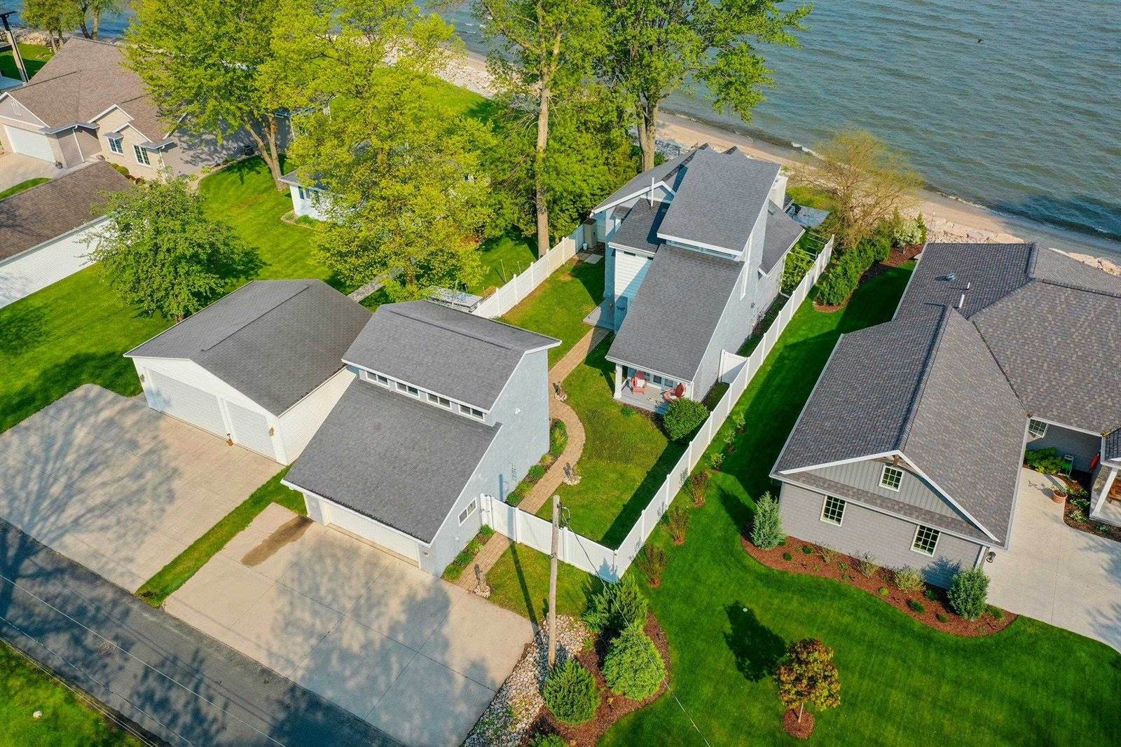 4399 Anapaula Lane, Green Bay, WI 54311