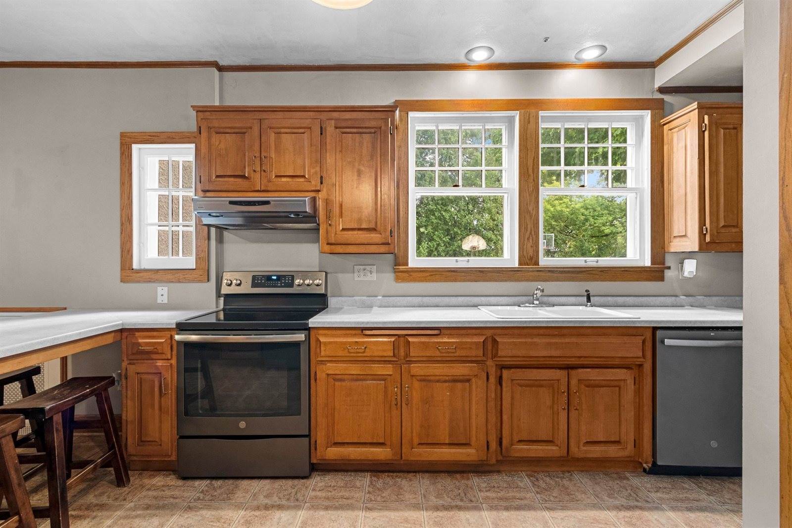 1115 South Monroe Avenue, Green Bay, WI 54301