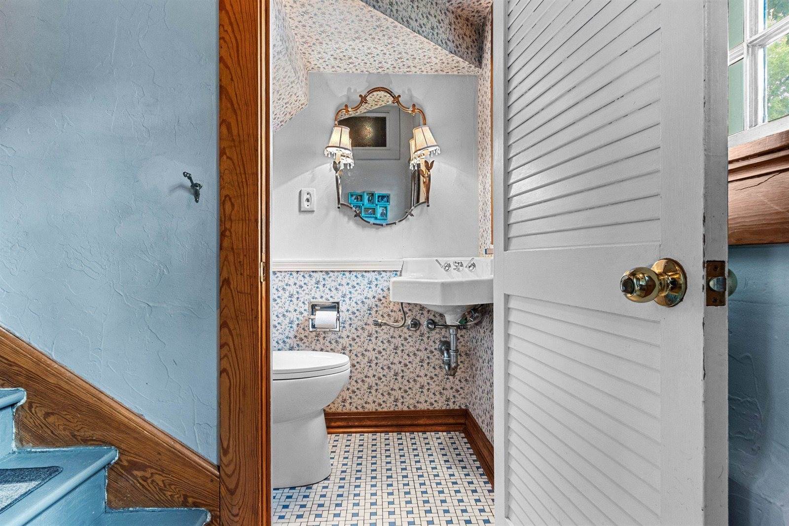 1115 South Monroe Avenue, Green Bay, WI 54301