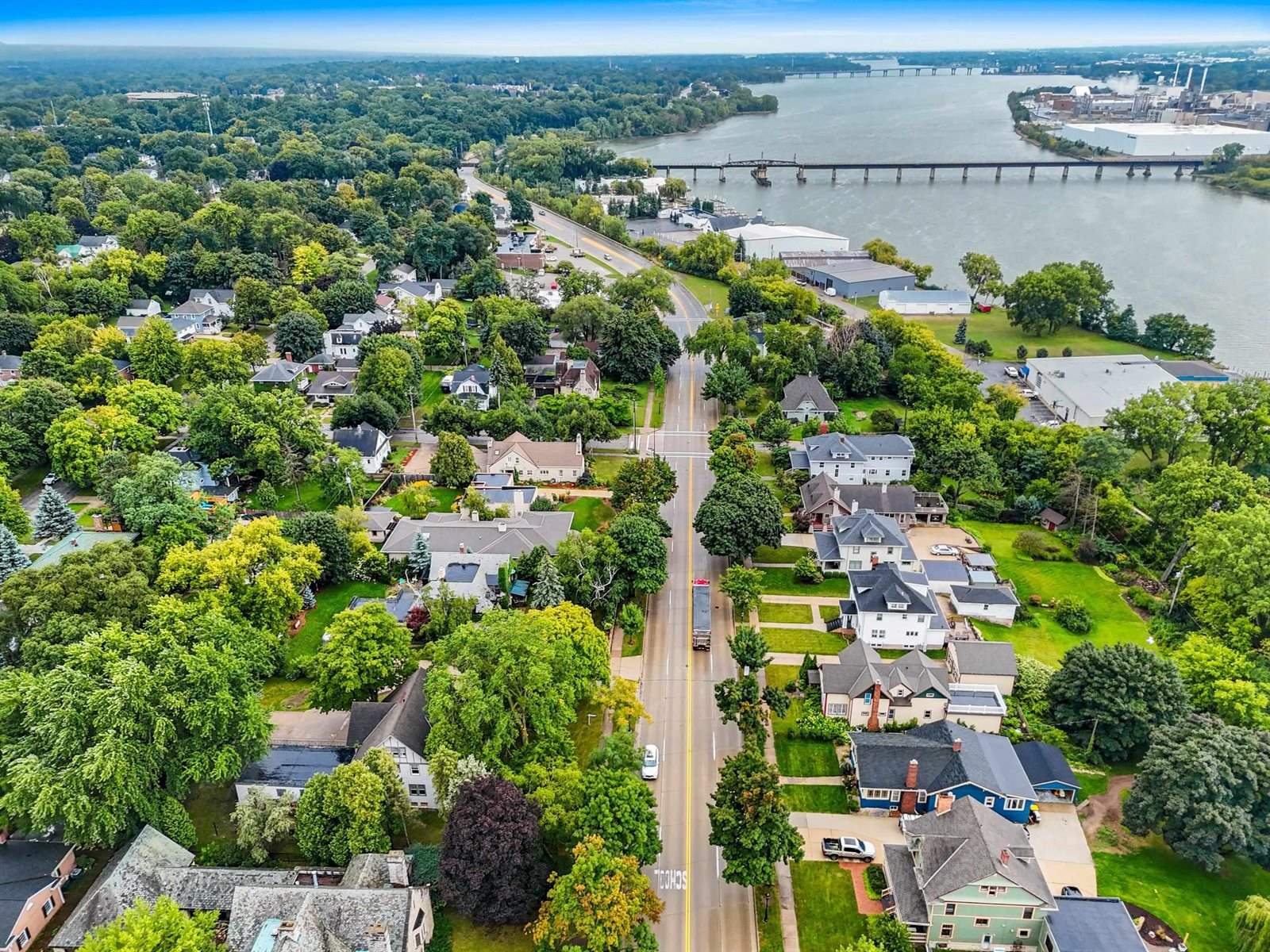 1115 South Monroe Avenue, Green Bay, WI 54301